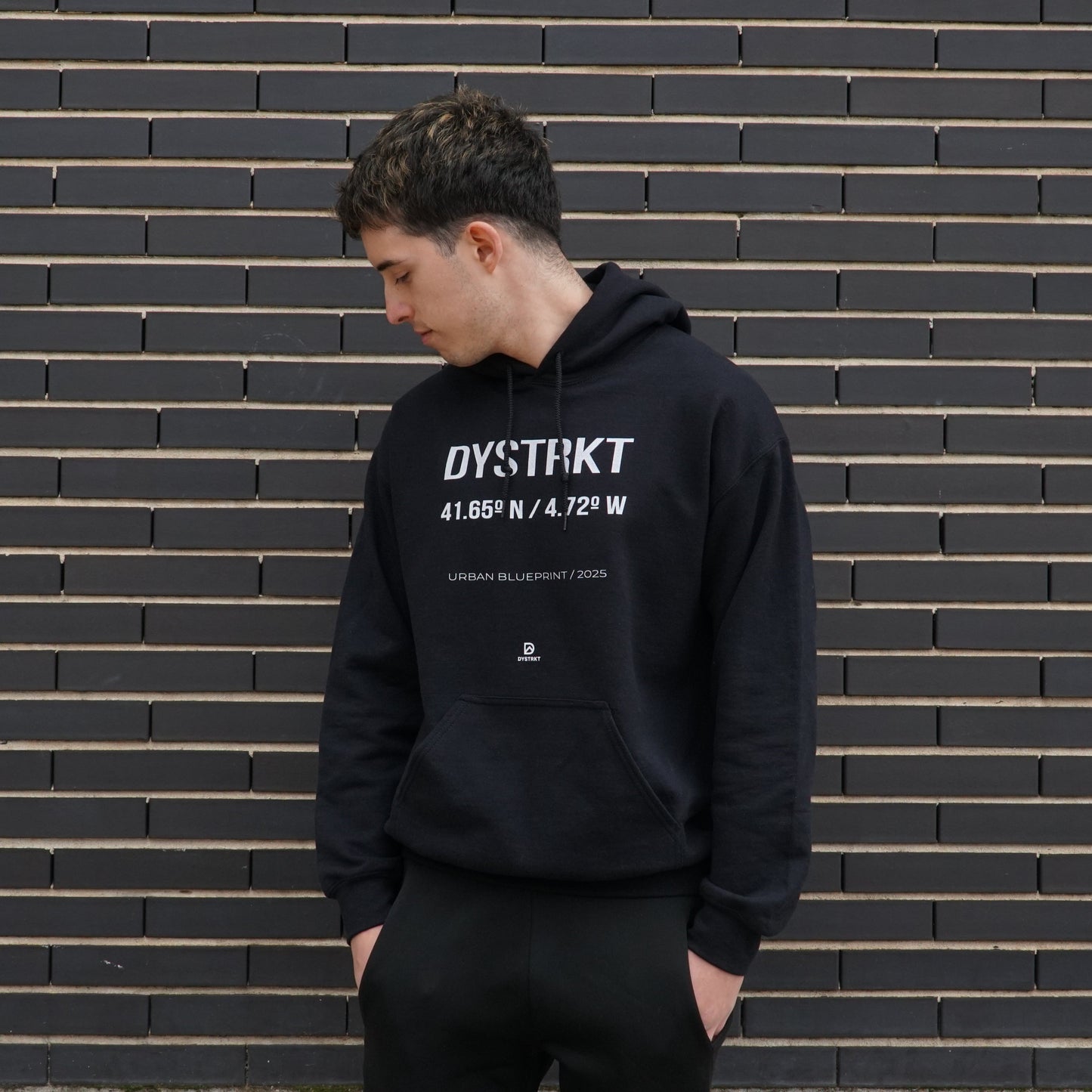 DYSTRKT Blueprint Hoodie Black – Sudadera negra streetwear premium